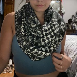 Michael Kors Women’s Infinity Scarf